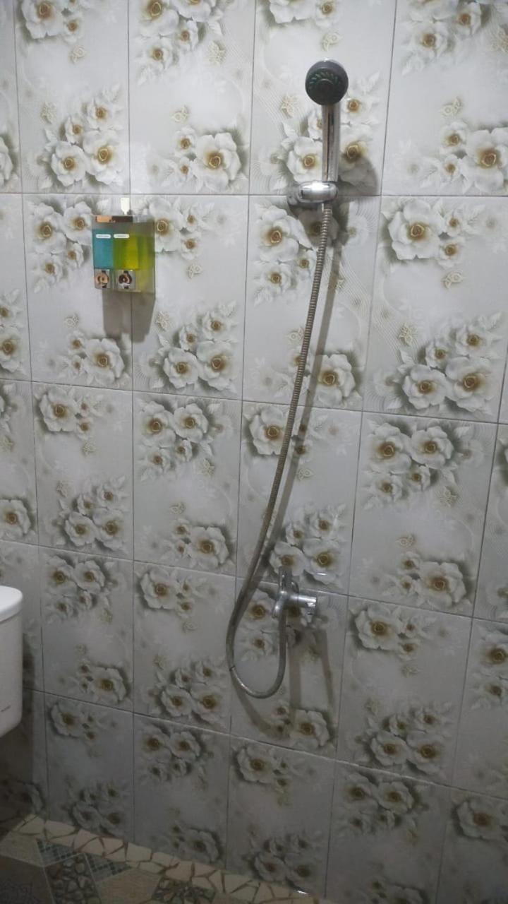 Wl Guesthouse Лабуан-Бахо Экстерьер фото