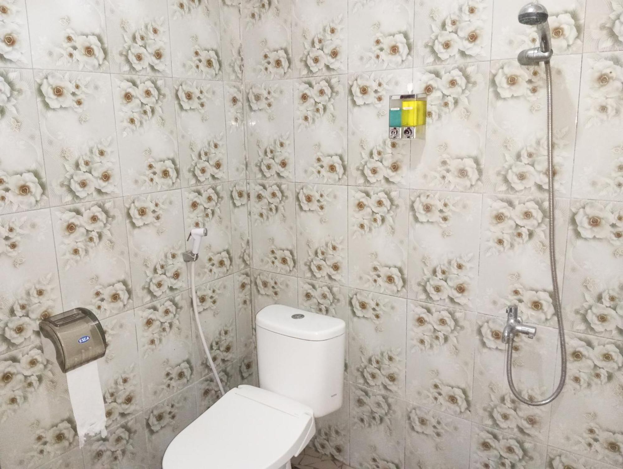 Wl Guesthouse Лабуан-Бахо Экстерьер фото