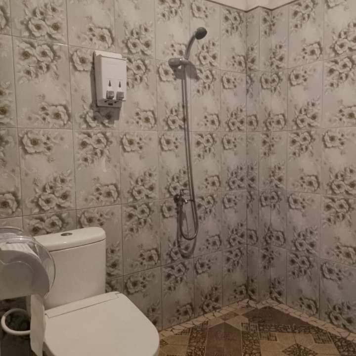 Wl Guesthouse Лабуан-Бахо Экстерьер фото