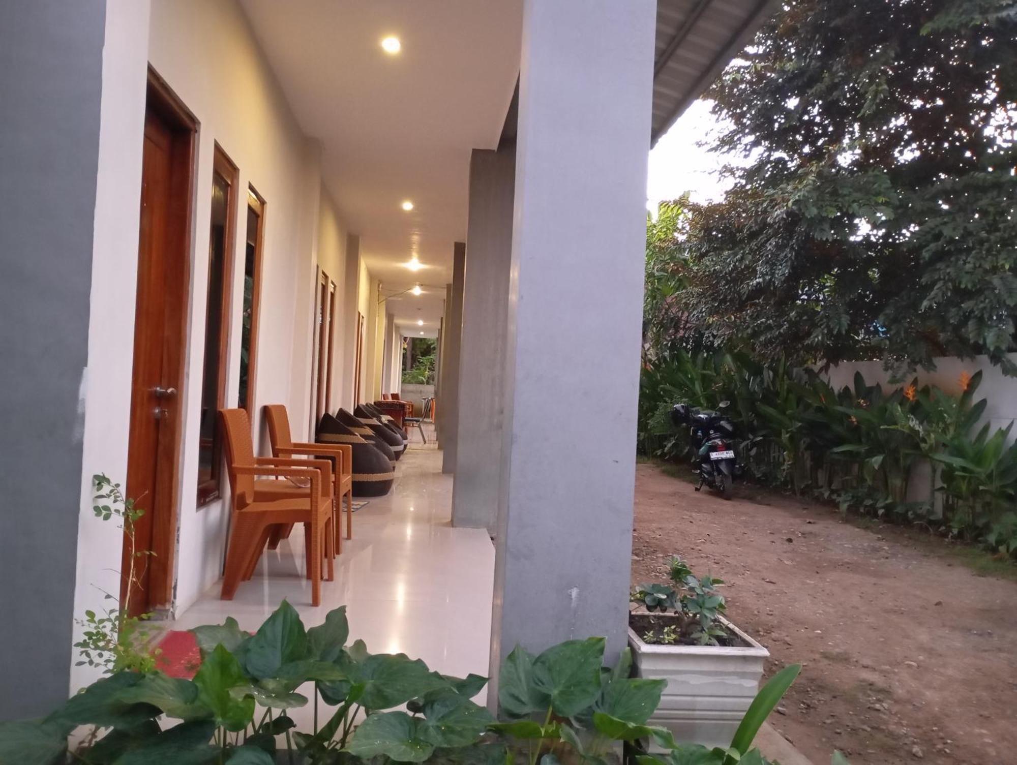 Wl Guesthouse Лабуан-Бахо Экстерьер фото