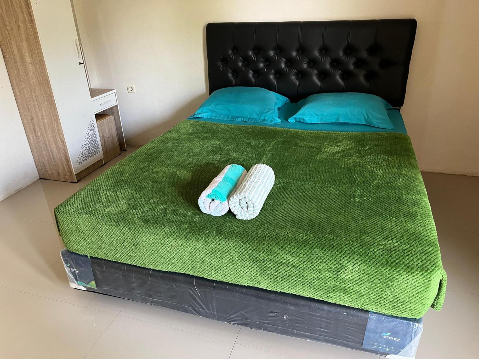 Wl Guesthouse Лабуан-Бахо Экстерьер фото